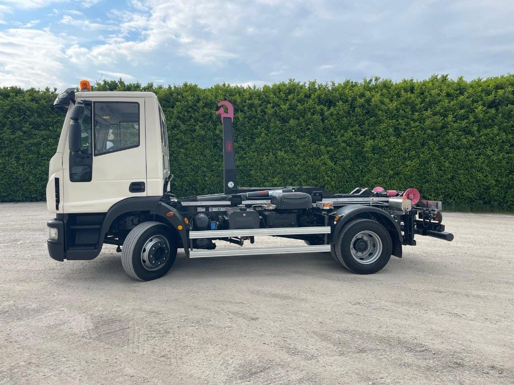 IVECO EUROCARGO 120E22 SCARRABILE - Kamion s kukastom dizalicom: slika IVECO EUROCARGO 120E22 SCARRABILE - Kamion s kukastom dizalicom IVECO EUROCARGO 120E22 SCARRABILE - Kamion s kukastom dizalicom: slika IVECO EUROCARGO 120E22 SCARRABILE - Kamion s kukastom dizalicom