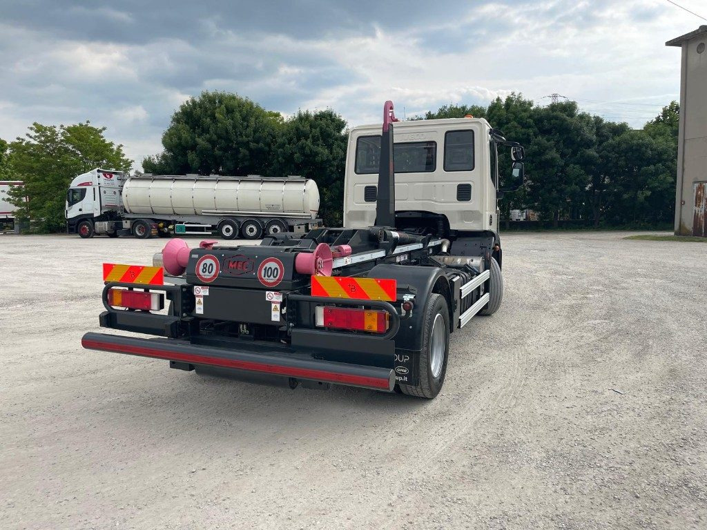 IVECO EUROCARGO 120E22 SCARRABILE - Kamion s kukastom dizalicom: slika IVECO EUROCARGO 120E22 SCARRABILE - Kamion s kukastom dizalicom IVECO EUROCARGO 120E22 SCARRABILE - Kamion s kukastom dizalicom: slika IVECO EUROCARGO 120E22 SCARRABILE - Kamion s kukastom dizalicom