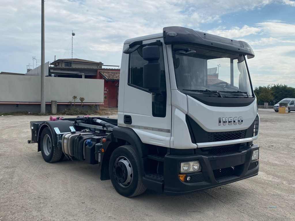 IVECO EUROCARGO 120E25 SCARRABILE - Kamion s kukastom dizalicom: slika IVECO EUROCARGO 120E25 SCARRABILE - Kamion s kukastom dizalicom IVECO EUROCARGO 120E25 SCARRABILE - Kamion s kukastom dizalicom: slika IVECO EUROCARGO 120E25 SCARRABILE - Kamion s kukastom dizalicom