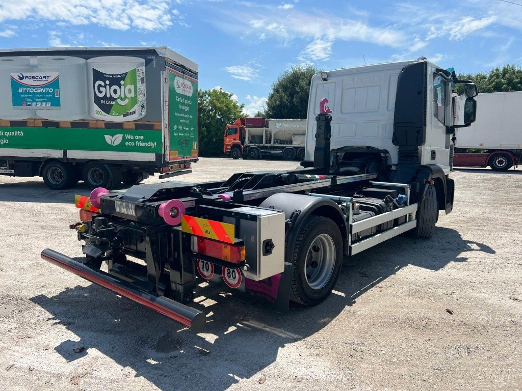 IVECO EUROCARGO 120E28 CON SCARRABILE NUOVO - Kamion s kukastom dizalicom: slika IVECO EUROCARGO 120E28 CON SCARRABILE NUOVO - Kamion s kukastom dizalicom IVECO EUROCARGO 120E28 CON SCARRABILE NUOVO - Kamion s kukastom dizalicom: slika IVECO EUROCARGO 120E28 CON SCARRABILE NUOVO - Kamion s kukastom dizalicom