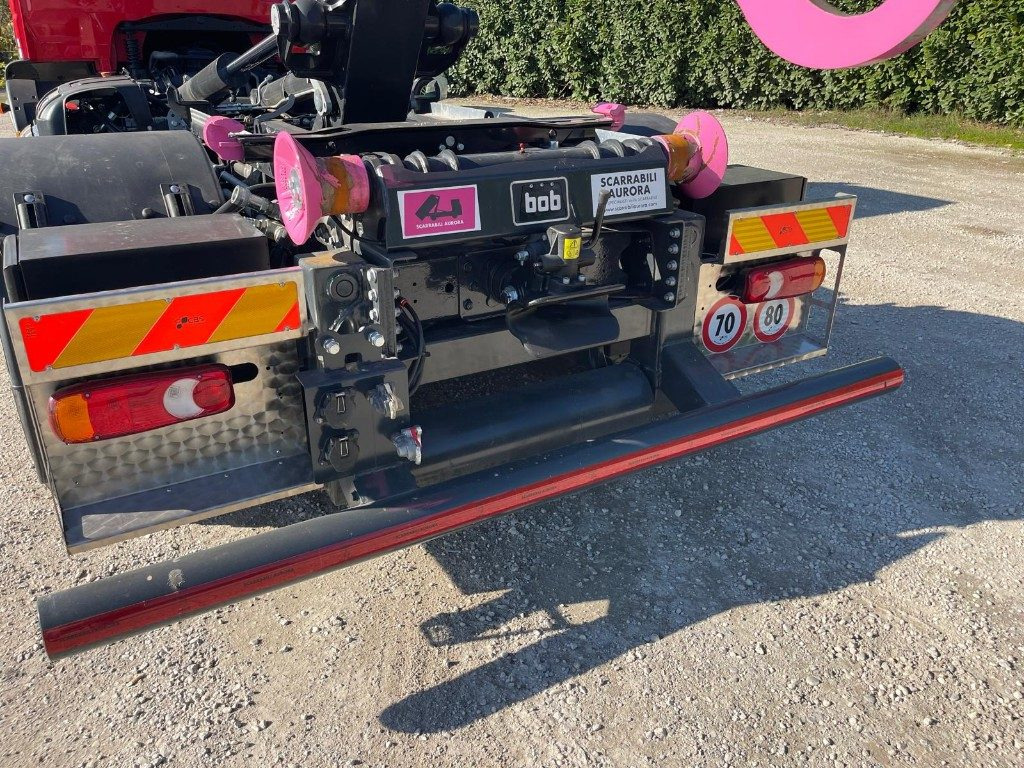 Kamion s kukastom dizalicom IVECO EUROCARGO 160E SCARRABILE: slika Kamion s kukastom dizalicom IVECO EUROCARGO 160E SCARRABILE