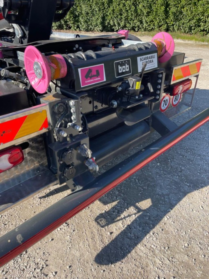 Kamion s kukastom dizalicom IVECO EUROCARGO 160E SCARRABILE: slika Kamion s kukastom dizalicom IVECO EUROCARGO 160E SCARRABILE