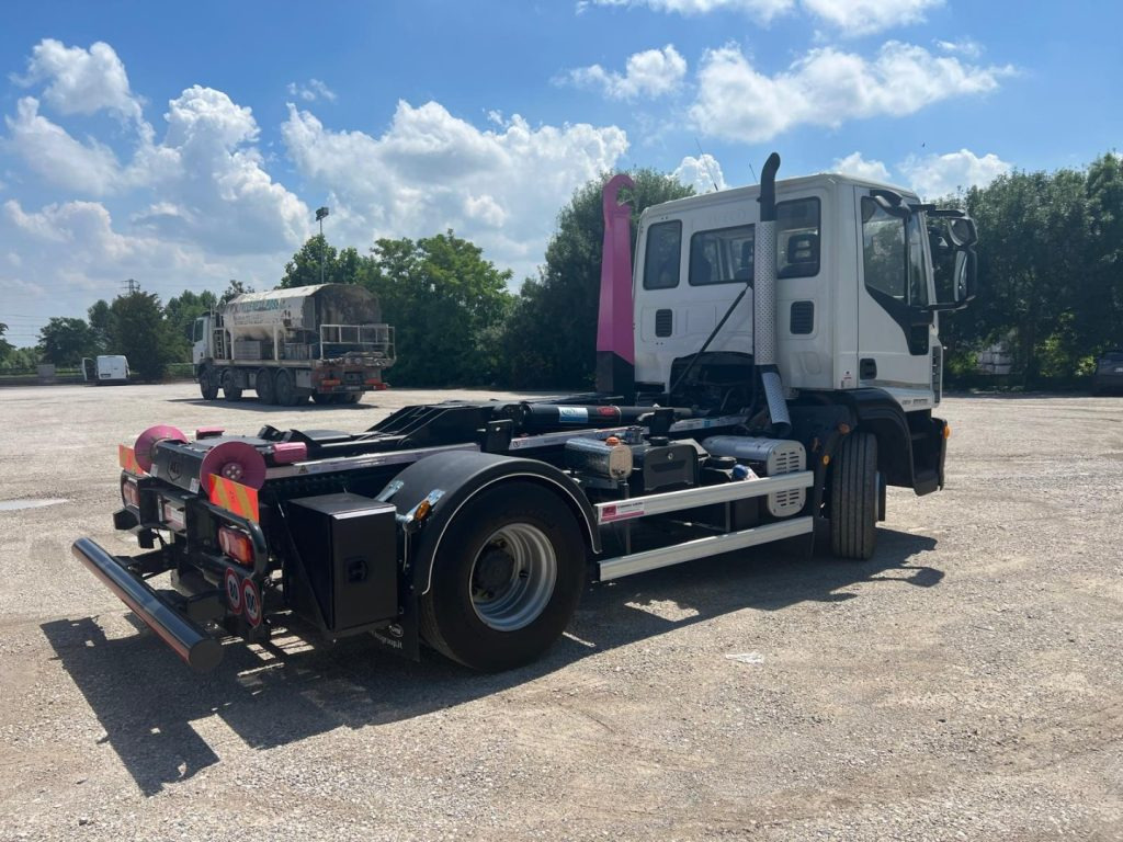 IVECO EUROCARGO 160E25 SCARRABILE - Kamion s kukastom dizalicom: slika IVECO EUROCARGO 160E25 SCARRABILE - Kamion s kukastom dizalicom IVECO EUROCARGO 160E25 SCARRABILE - Kamion s kukastom dizalicom: slika IVECO EUROCARGO 160E25 SCARRABILE - Kamion s kukastom dizalicom