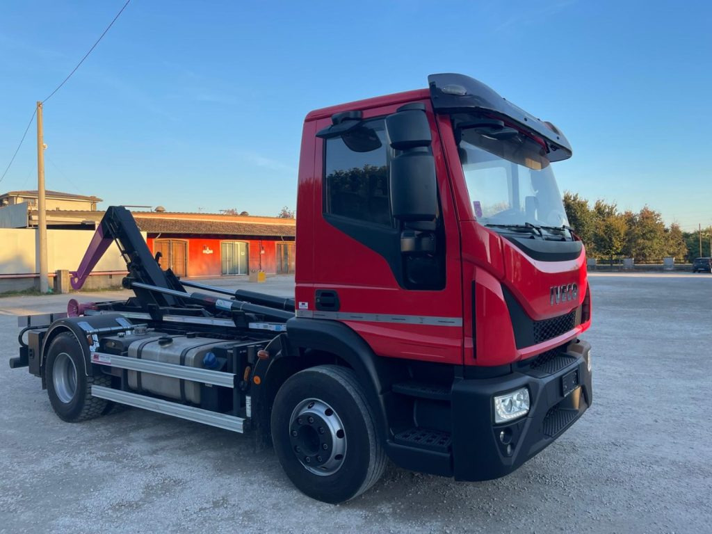 IVECO EUROCARGO 160E32 CON SCARRABILE NUOVO - Kamion s kukastom dizalicom: slika IVECO EUROCARGO 160E32 CON SCARRABILE NUOVO - Kamion s kukastom dizalicom IVECO EUROCARGO 160E32 CON SCARRABILE NUOVO - Kamion s kukastom dizalicom: slika IVECO EUROCARGO 160E32 CON SCARRABILE NUOVO - Kamion s kukastom dizalicom