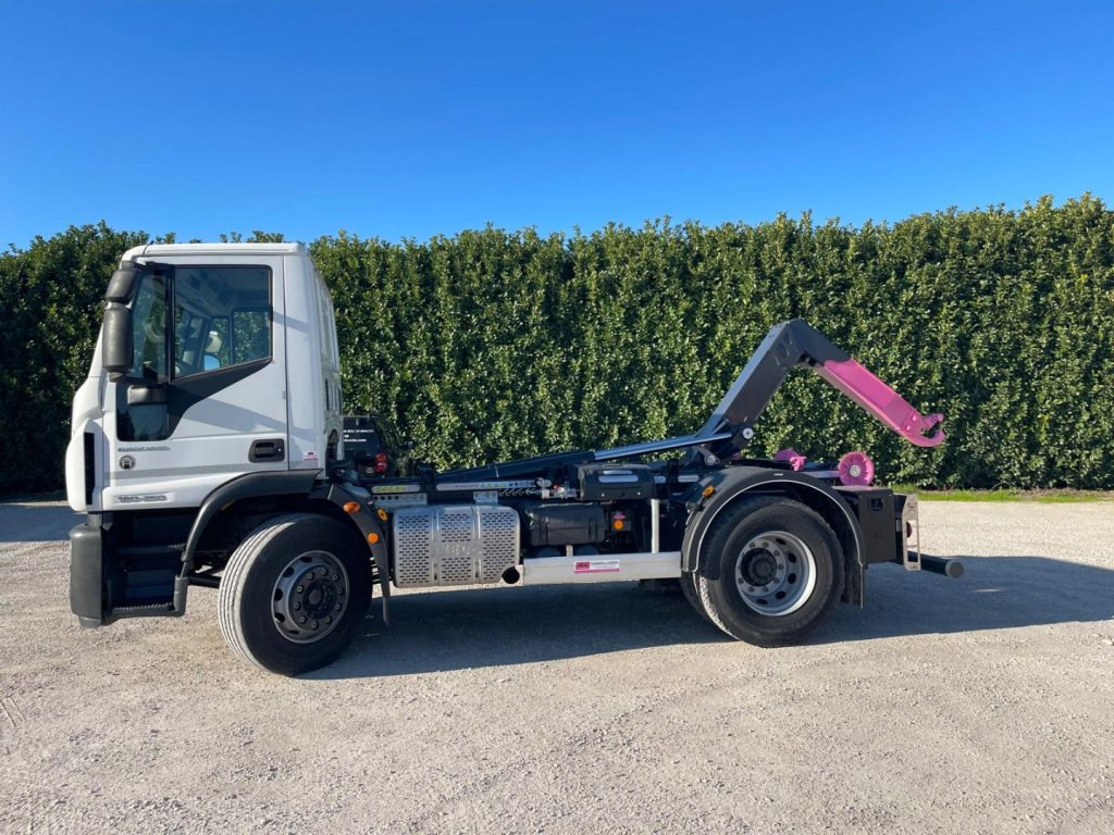 IVECO EUROCARGO 180E25 CON SCARRABILE NUOVO - Kamion s kukastom dizalicom: slika IVECO EUROCARGO 180E25 CON SCARRABILE NUOVO - Kamion s kukastom dizalicom IVECO EUROCARGO 180E25 CON SCARRABILE NUOVO - Kamion s kukastom dizalicom: slika IVECO EUROCARGO 180E25 CON SCARRABILE NUOVO - Kamion s kukastom dizalicom