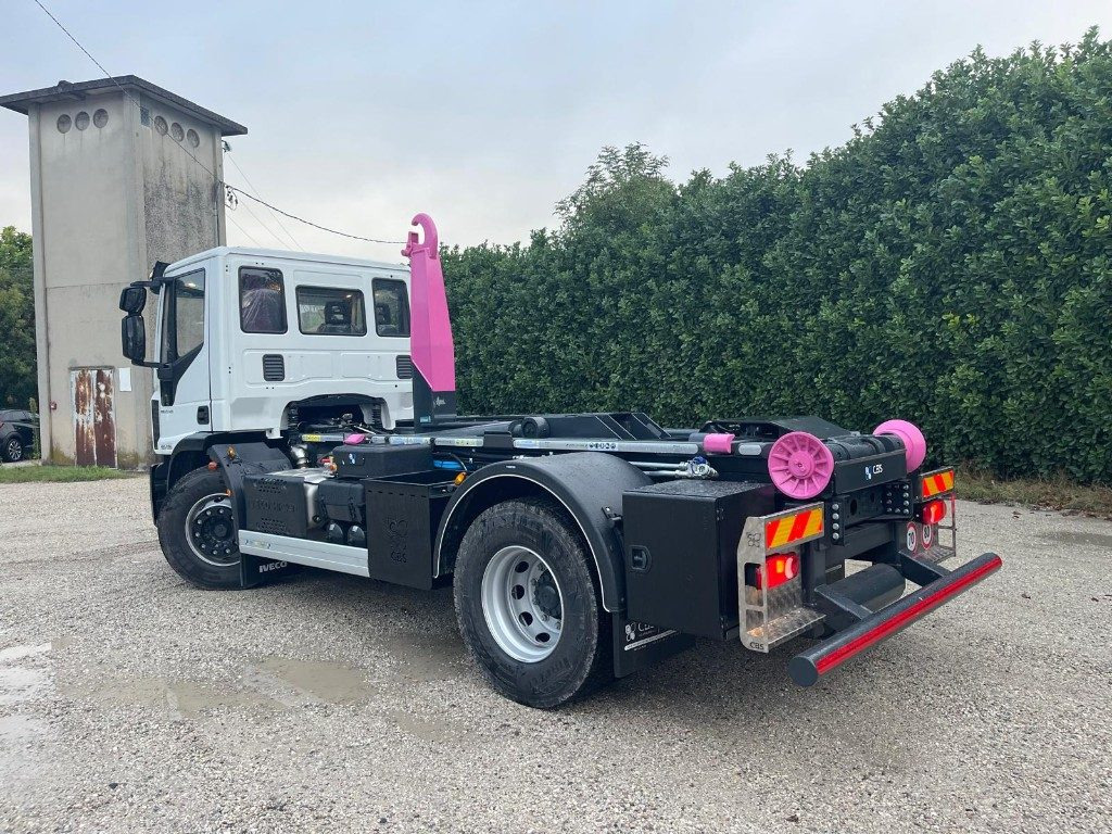 IVECO EUROCARGO 180K32 SCARRABILE NUOVO - Kamion s kukastom dizalicom: slika IVECO EUROCARGO 180K32 SCARRABILE NUOVO - Kamion s kukastom dizalicom IVECO EUROCARGO 180K32 SCARRABILE NUOVO - Kamion s kukastom dizalicom: slika IVECO EUROCARGO 180K32 SCARRABILE NUOVO - Kamion s kukastom dizalicom