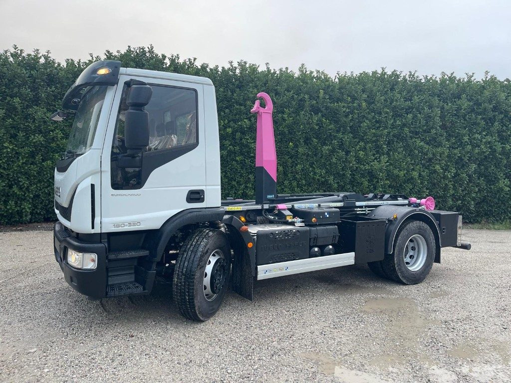 IVECO EUROCARGO 180K32 SCARRABILE NUOVO - Kamion s kukastom dizalicom: slika IVECO EUROCARGO 180K32 SCARRABILE NUOVO - Kamion s kukastom dizalicom IVECO EUROCARGO 180K32 SCARRABILE NUOVO - Kamion s kukastom dizalicom: slika IVECO EUROCARGO 180K32 SCARRABILE NUOVO - Kamion s kukastom dizalicom