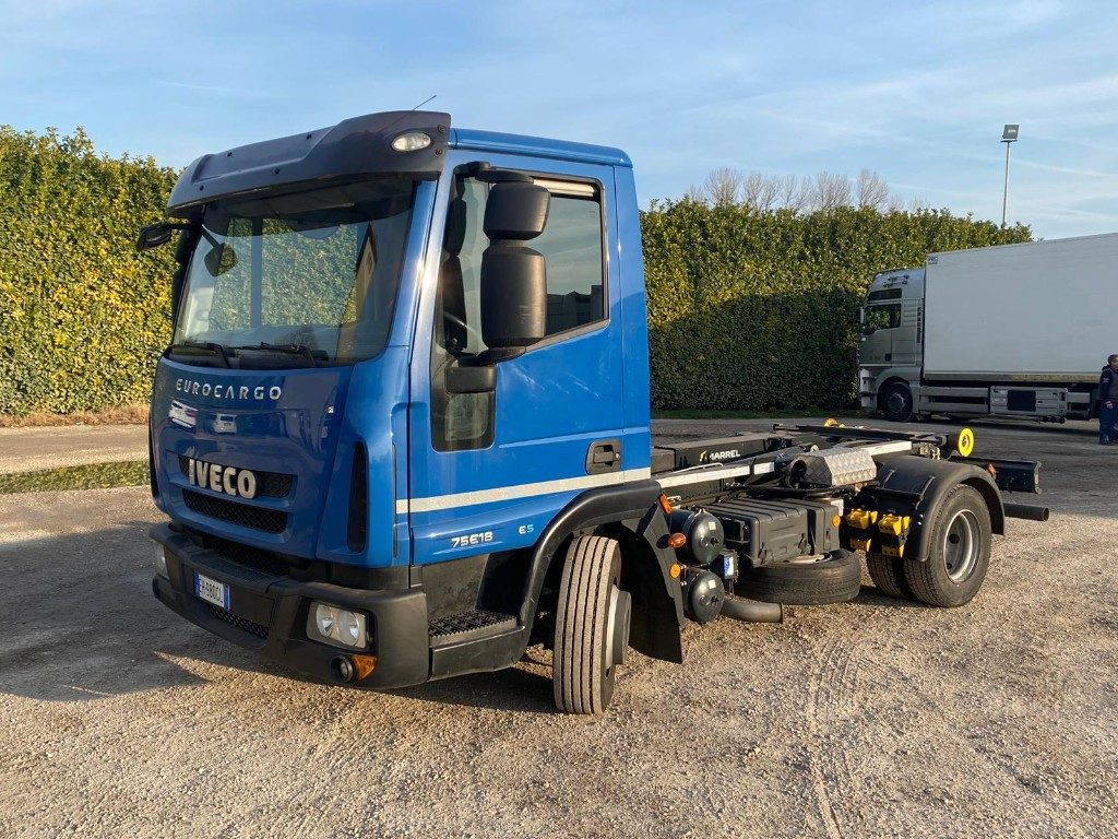 IVECO EUROCARGO 75E18 SCARRABILE - Kamion s kukastom dizalicom: slika IVECO EUROCARGO 75E18 SCARRABILE - Kamion s kukastom dizalicom IVECO EUROCARGO 75E18 SCARRABILE - Kamion s kukastom dizalicom: slika IVECO EUROCARGO 75E18 SCARRABILE - Kamion s kukastom dizalicom