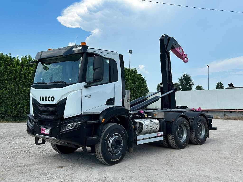 IVECO TRAKKER T-WAY AD380T NUOVO SCARRABILE - Kamion s kukastom dizalicom: slika IVECO TRAKKER T-WAY AD380T NUOVO SCARRABILE - Kamion s kukastom dizalicom IVECO TRAKKER T-WAY AD380T NUOVO SCARRABILE - Kamion s kukastom dizalicom: slika IVECO TRAKKER T-WAY AD380T NUOVO SCARRABILE - Kamion s kukastom dizalicom