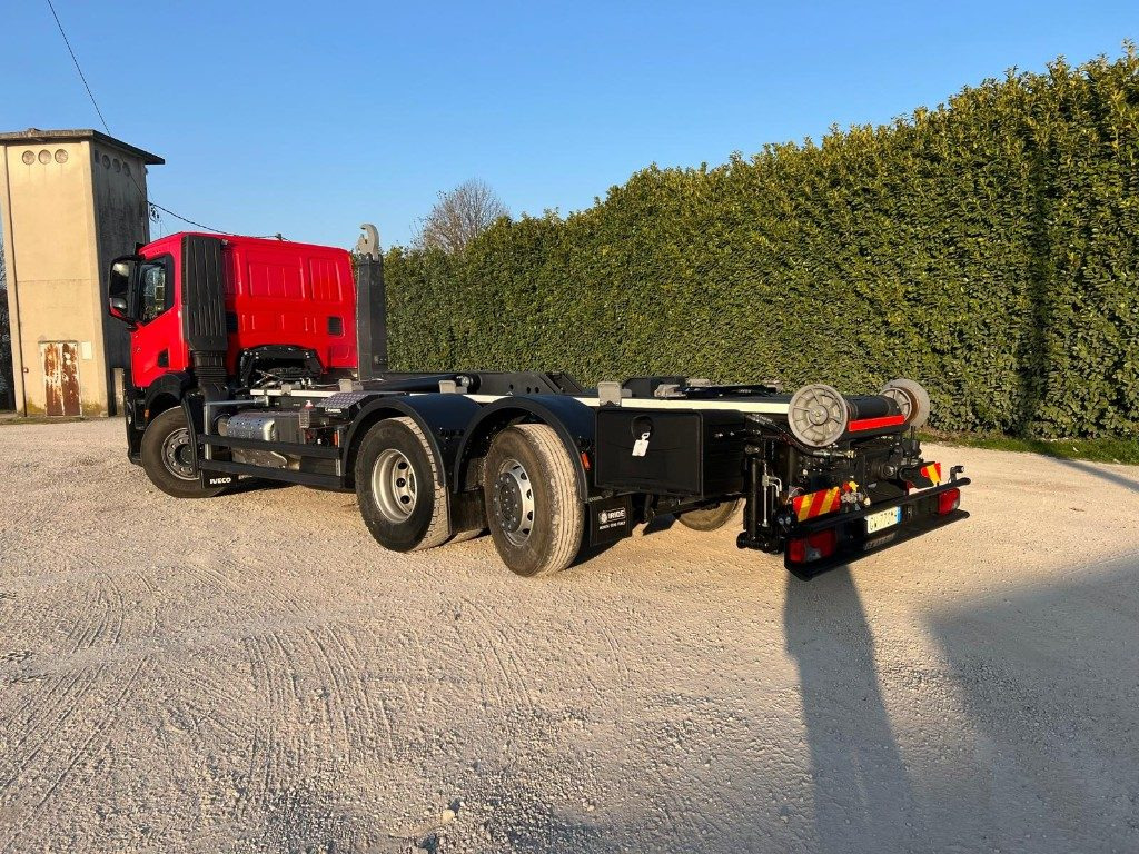 IVECO X-WAY AD260 NUOVO TARGATO SCARRABILE - Kamion s kukastom dizalicom: slika IVECO X-WAY AD260 NUOVO TARGATO SCARRABILE - Kamion s kukastom dizalicom IVECO X-WAY AD260 NUOVO TARGATO SCARRABILE - Kamion s kukastom dizalicom: slika IVECO X-WAY AD260 NUOVO TARGATO SCARRABILE - Kamion s kukastom dizalicom