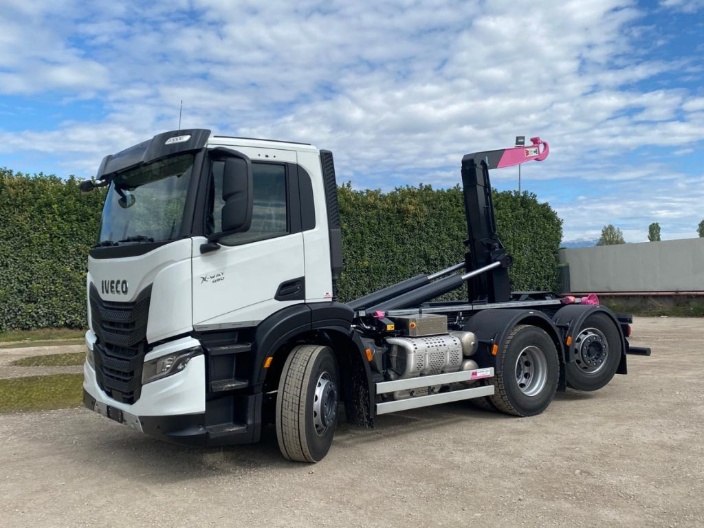 IVECO X-WAY AD280X48Y NUOVO SCARRABILE PASSO 3120 - Kamion s kukastom dizalicom: slika IVECO X-WAY AD280X48Y NUOVO SCARRABILE PASSO 3120 - Kamion s kukastom dizalicom IVECO X-WAY AD280X48Y NUOVO SCARRABILE PASSO 3120 - Kamion s kukastom dizalicom: slika IVECO X-WAY AD280X48Y NUOVO SCARRABILE PASSO 3120 - Kamion s kukastom dizalicom