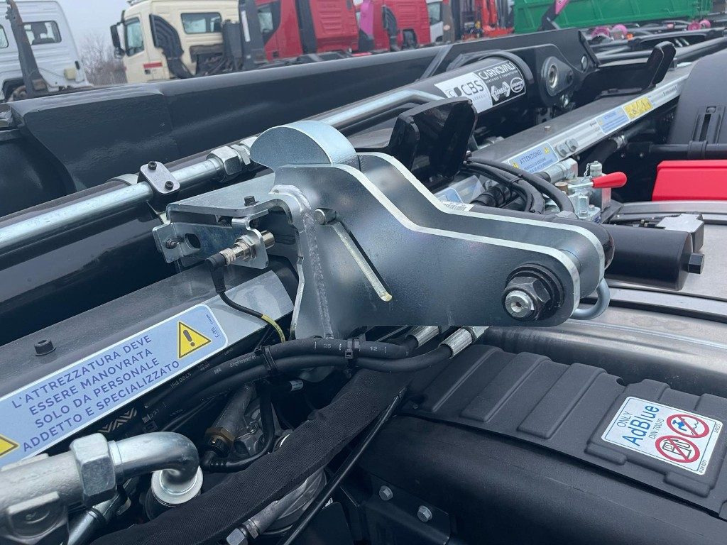 Novi Kamion s kukastom dizalicom IVECO X-WAY AD350X480YPS SCARRABILE NUOVO: slika Novi Kamion s kukastom dizalicom IVECO X-WAY AD350X480YPS SCARRABILE NUOVO Novi Kamion s kukastom dizalicom IVECO X-WAY AD350X480YPS SCARRABILE NUOVO: slika Novi Kamion s kukastom dizalicom IVECO X-WAY AD350X480YPS SCARRABILE NUOVO