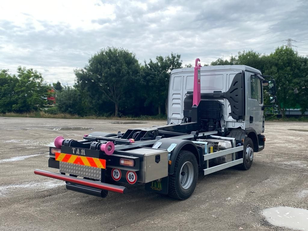 MAN TGM 12.220 - Kamion s kukastom dizalicom: slika MAN TGM 12.220 - Kamion s kukastom dizalicom MAN TGM 12.220 - Kamion s kukastom dizalicom: slika MAN TGM 12.220 - Kamion s kukastom dizalicom