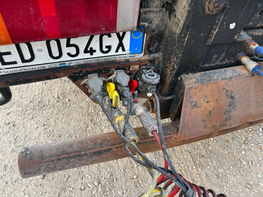 MAN TGX 26.440 SCARRABILE CON GRU - Kamion s kukastom dizalicom: slika MAN TGX 26.440 SCARRABILE CON GRU - Kamion s kukastom dizalicom MAN TGX 26.440 SCARRABILE CON GRU - Kamion s kukastom dizalicom: slika MAN TGX 26.440 SCARRABILE CON GRU - Kamion s kukastom dizalicom