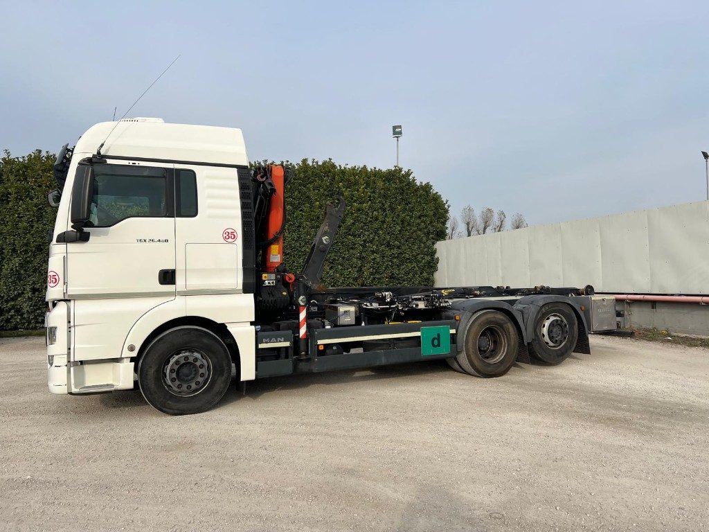 MAN TGX 26.480 SCARRABILE CON GRU DIETRO CABINA - Kamion s kukastom dizalicom: slika MAN TGX 26.480 SCARRABILE CON GRU DIETRO CABINA - Kamion s kukastom dizalicom MAN TGX 26.480 SCARRABILE CON GRU DIETRO CABINA - Kamion s kukastom dizalicom: slika MAN TGX 26.480 SCARRABILE CON GRU DIETRO CABINA - Kamion s kukastom dizalicom