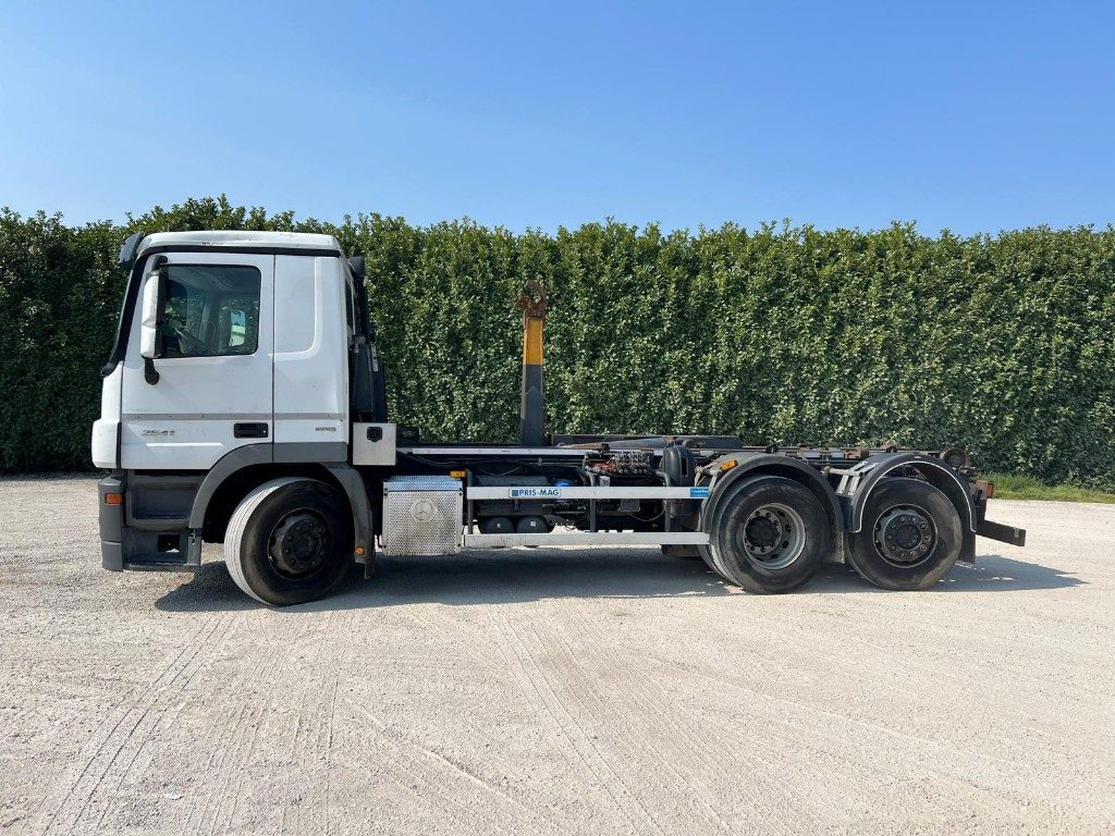 MERCEDES-BENZ MERCEDES ACTROS 25.41 SCARRABILE - Kamion s kukastom dizalicom: slika MERCEDES-BENZ MERCEDES ACTROS 25.41 SCARRABILE - Kamion s kukastom dizalicom MERCEDES-BENZ MERCEDES ACTROS 25.41 SCARRABILE - Kamion s kukastom dizalicom: slika MERCEDES-BENZ MERCEDES ACTROS 25.41 SCARRABILE - Kamion s kukastom dizalicom