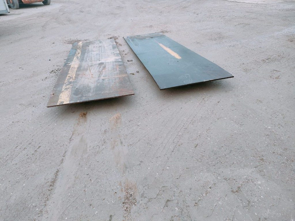 PEDANE IN FERRO PER CONTAINER - Karoserija i eksterijer za Izmjenjivi sanduk/ Kontejner: slika PEDANE IN FERRO PER CONTAINER - Karoserija i eksterijer za Izmjenjivi sanduk/ Kontejner PEDANE IN FERRO PER CONTAINER - Karoserija i eksterijer za Izmjenjivi sanduk/ Kontejner: slika PEDANE IN FERRO PER CONTAINER - Karoserija i eksterijer za Izmjenjivi sanduk/ Kontejner