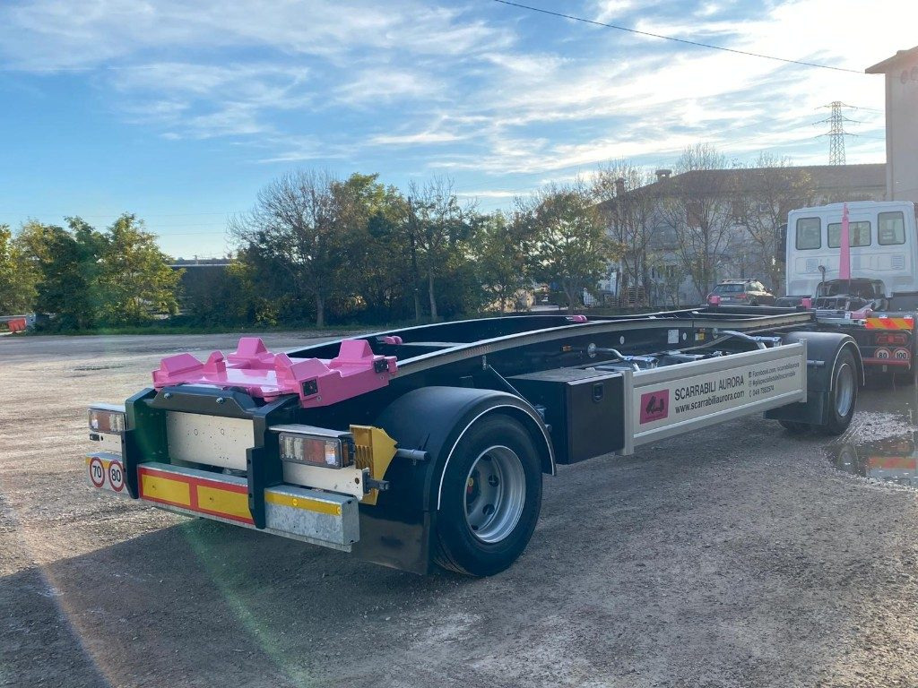 RIMORCHIO SCARRABILE IT RUNNER 20HN - Abroll/ Samopodizač prikolica: slika RIMORCHIO SCARRABILE IT RUNNER 20HN - Abroll/ Samopodizač prikolica RIMORCHIO SCARRABILE IT RUNNER 20HN - Abroll/ Samopodizač prikolica: slika RIMORCHIO SCARRABILE IT RUNNER 20HN - Abroll/ Samopodizač prikolica