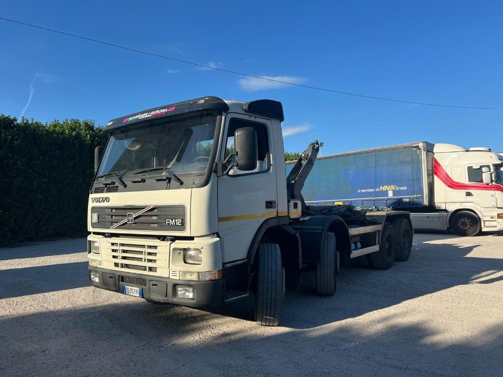 VOLVO FM12 SCARRABILE - Kamion s kukastom dizalicom: slika VOLVO FM12 SCARRABILE - Kamion s kukastom dizalicom VOLVO FM12 SCARRABILE - Kamion s kukastom dizalicom: slika VOLVO FM12 SCARRABILE - Kamion s kukastom dizalicom