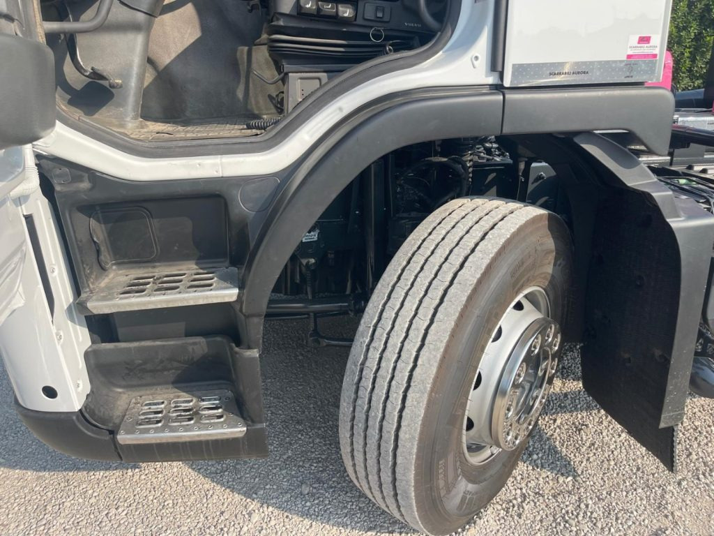 VOLVO FM9 SCARRABILE - Kamion s kukastom dizalicom: slika VOLVO FM9 SCARRABILE - Kamion s kukastom dizalicom VOLVO FM9 SCARRABILE - Kamion s kukastom dizalicom: slika VOLVO FM9 SCARRABILE - Kamion s kukastom dizalicom