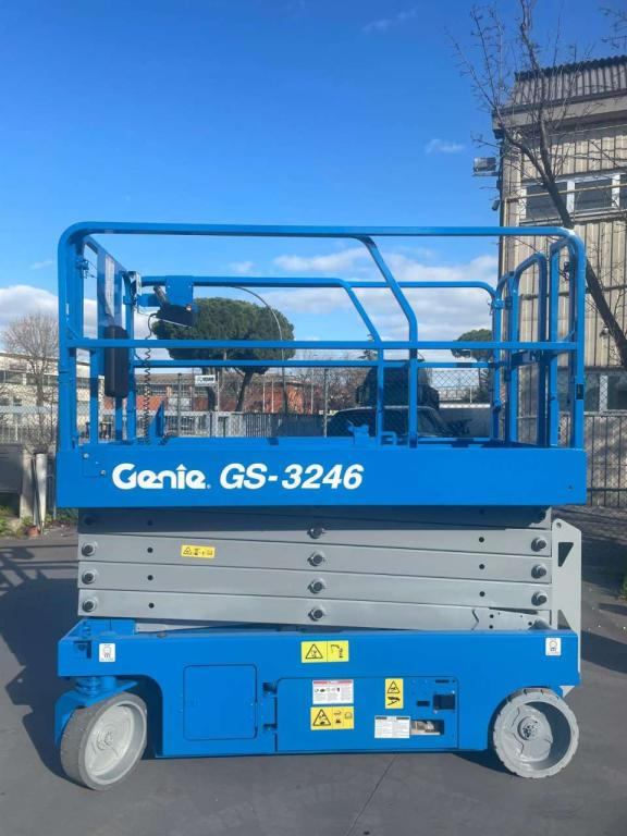 Genie GS-3246 - Škarasta podizna platforma: slika Genie GS-3246 - Škarasta podizna platforma Genie GS-3246 - Škarasta podizna platforma: slika Genie GS-3246 - Škarasta podizna platforma