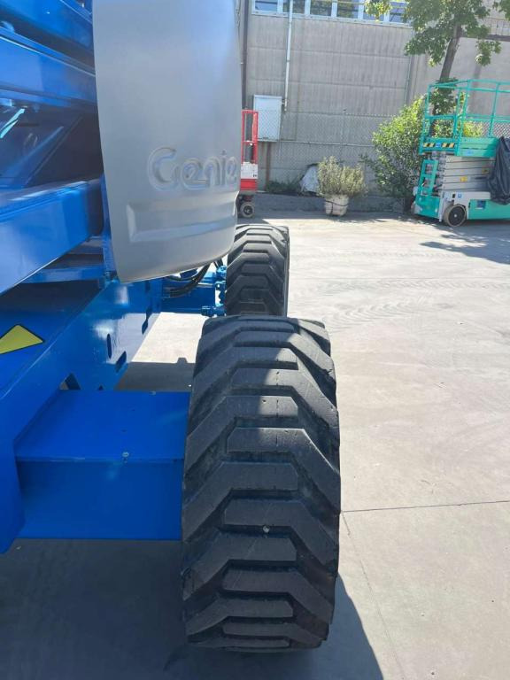 Genie Z45/25 - Zglobni krak: slika Genie Z45/25 - Zglobni krak Genie Z45/25 - Zglobni krak: slika Genie Z45/25 - Zglobni krak