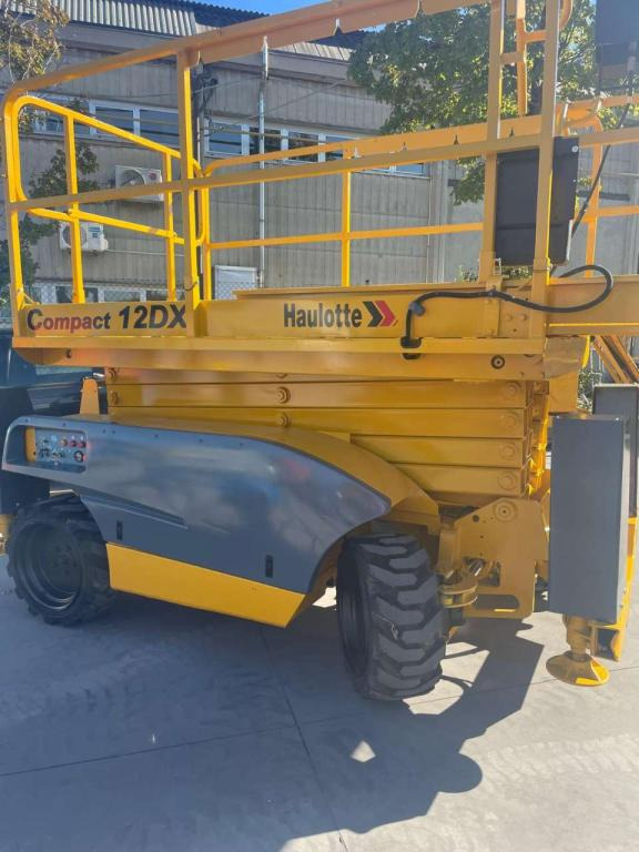 Haulotte COMPACT 12DX - Škarasta podizna platforma: slika Haulotte COMPACT 12DX - Škarasta podizna platforma Haulotte COMPACT 12DX - Škarasta podizna platforma: slika Haulotte COMPACT 12DX - Škarasta podizna platforma
