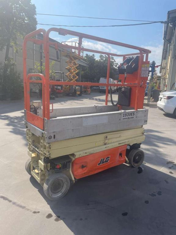 JLG 1930ES - Škarasta podizna platforma: slika JLG 1930ES - Škarasta podizna platforma JLG 1930ES - Škarasta podizna platforma: slika JLG 1930ES - Škarasta podizna platforma
