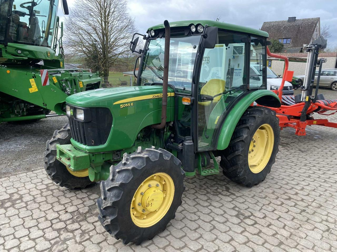 John Deere 5055E - Traktor: slika John Deere 5055E - Traktor John Deere 5055E - Traktor: slika John Deere 5055E - Traktor