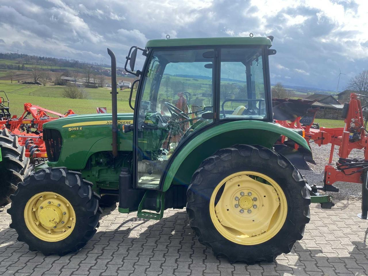 John Deere 5055E - Traktor: slika John Deere 5055E - Traktor John Deere 5055E - Traktor: slika John Deere 5055E - Traktor