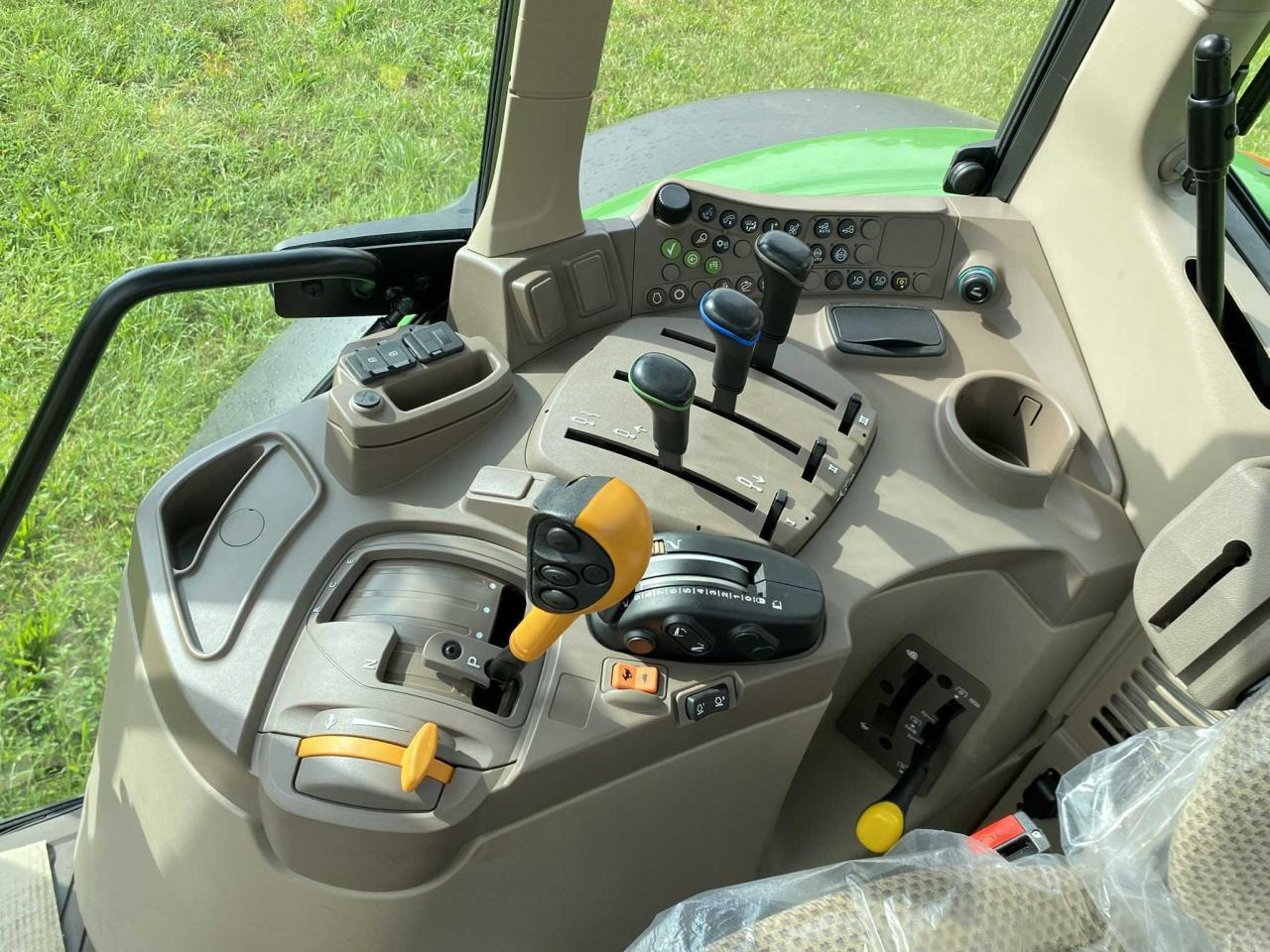 John Deere 6100 M AutoQuadEco - Traktor: slika John Deere 6100 M AutoQuadEco - Traktor John Deere 6100 M AutoQuadEco - Traktor: slika John Deere 6100 M AutoQuadEco - Traktor