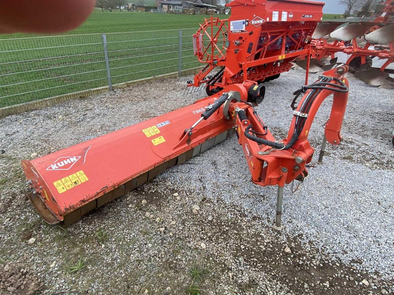 Kuhn TBES 262 - Malčer sa čekićima: slika Kuhn TBES 262 - Malčer sa čekićima Kuhn TBES 262 - Malčer sa čekićima: slika Kuhn TBES 262 - Malčer sa čekićima