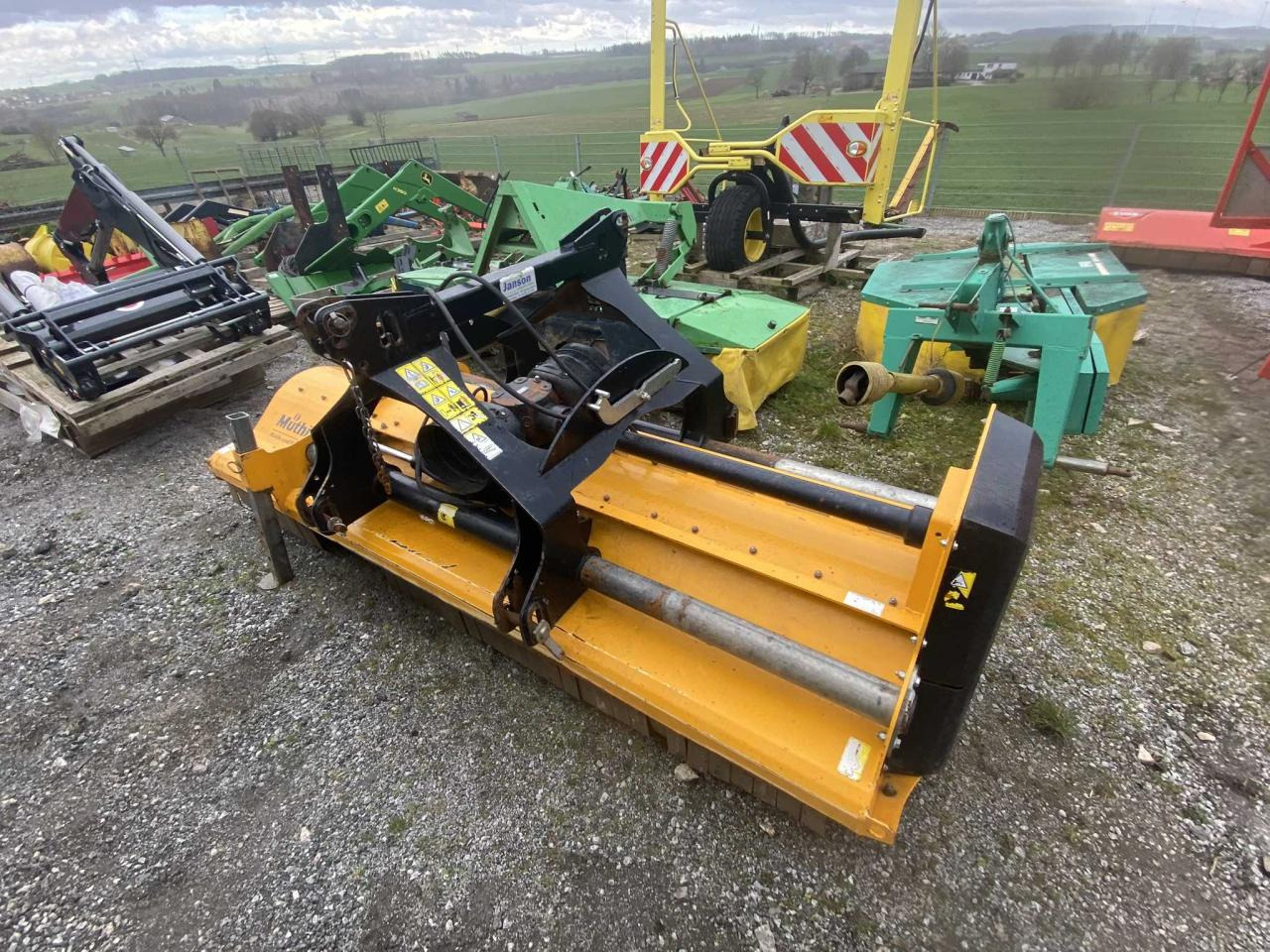 Müthing MU280 - Malčer sa čekićima: slika Müthing MU280 - Malčer sa čekićima Müthing MU280 - Malčer sa čekićima: slika Müthing MU280 - Malčer sa čekićima