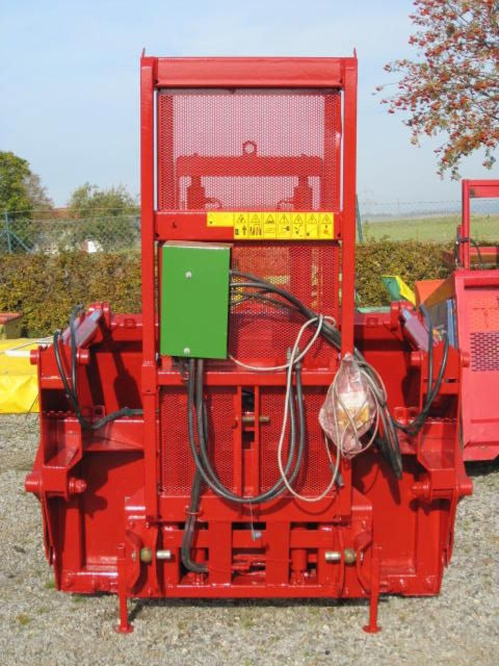 Strautmann SZ 234 Heckschneidza - Prikolica za poljoprivredna gospodarstva: slika Strautmann SZ 234 Heckschneidza - Prikolica za poljoprivredna gospodarstva Strautmann SZ 234 Heckschneidza - Prikolica za poljoprivredna gospodarstva: slika Strautmann SZ 234 Heckschneidza - Prikolica za poljoprivredna gospodarstva