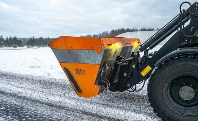 KVex hiekoituskauhat - Posipač pijeska/ Soli: slika KVex hiekoituskauhat - Posipač pijeska/ Soli KVex hiekoituskauhat - Posipač pijeska/ Soli: slika KVex hiekoituskauhat - Posipač pijeska/ Soli
