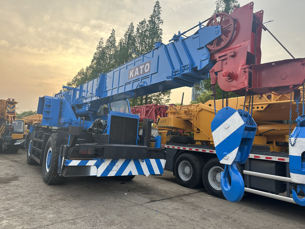 KATO KR500H SS500 KR50H 50 Ton rough terrain crane - Autodizalica za teške terene: slika KATO KR500H SS500 KR50H 50 Ton rough terrain crane - Autodizalica za teške terene KATO KR500H SS500 KR50H 50 Ton rough terrain crane - Autodizalica za teške terene: slika KATO KR500H SS500 KR50H 50 Ton rough terrain crane - Autodizalica za teške terene