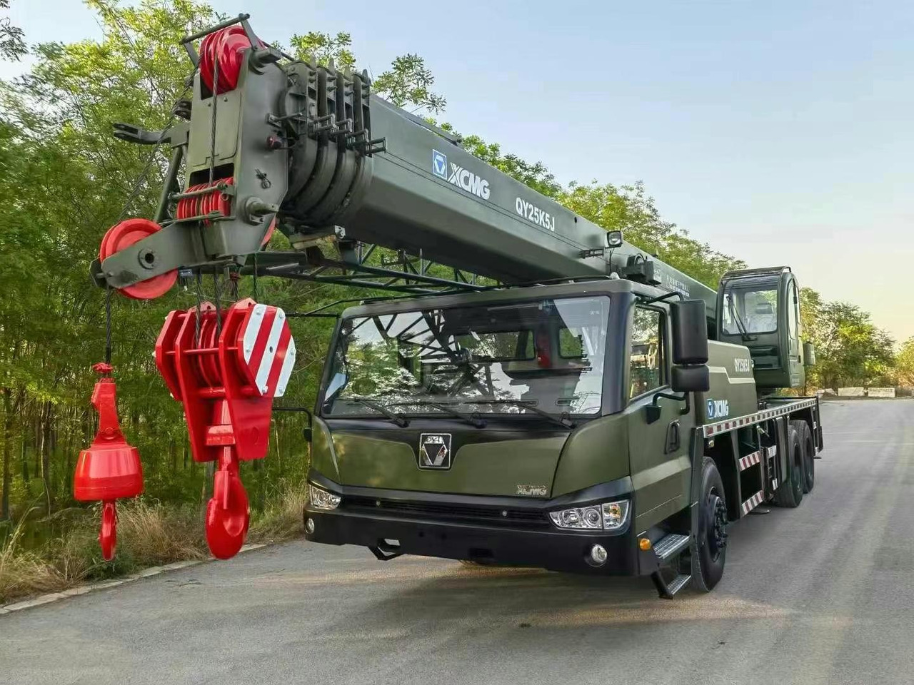 XCMG QY25K5-1 25 ton truck crane - Autodizalica: slika XCMG QY25K5-1 25 ton truck crane - Autodizalica XCMG QY25K5-1 25 ton truck crane - Autodizalica: slika XCMG QY25K5-1 25 ton truck crane - Autodizalica
