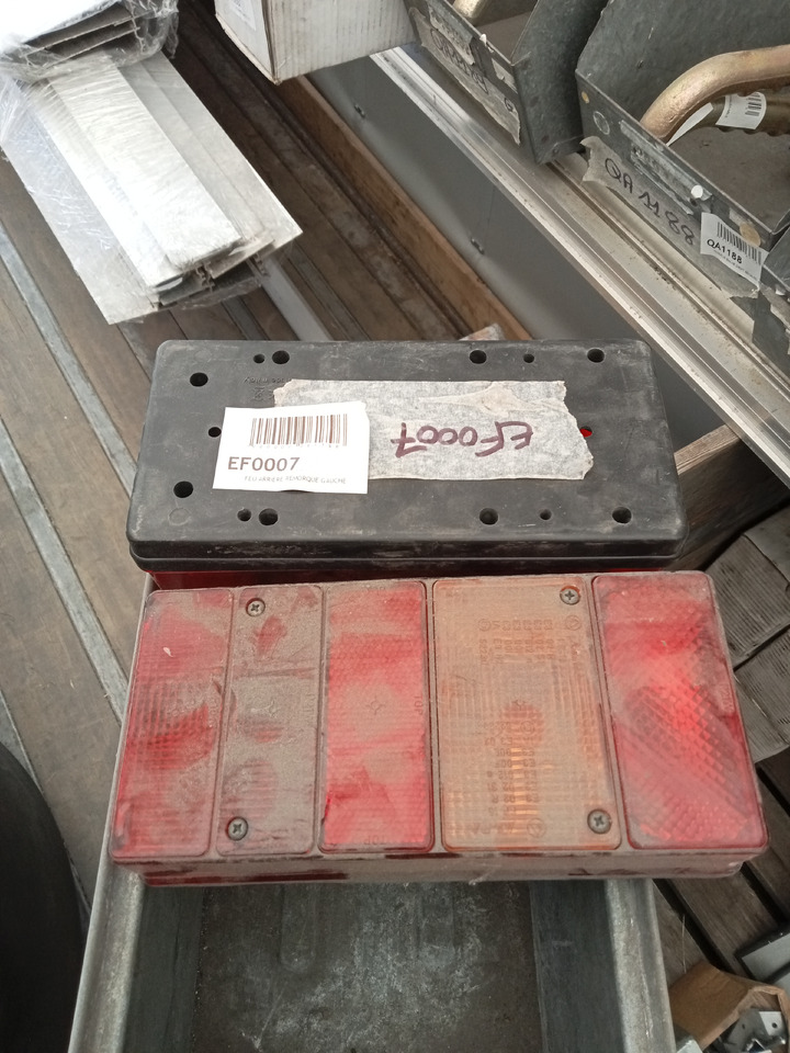 Trouillet FEU ARRIERE GAUCHE + DROIT - Stražnja svjetla: slika Trouillet FEU ARRIERE GAUCHE + DROIT - Stražnja svjetla Trouillet FEU ARRIERE GAUCHE + DROIT - Stražnja svjetla: slika Trouillet FEU ARRIERE GAUCHE + DROIT - Stražnja svjetla