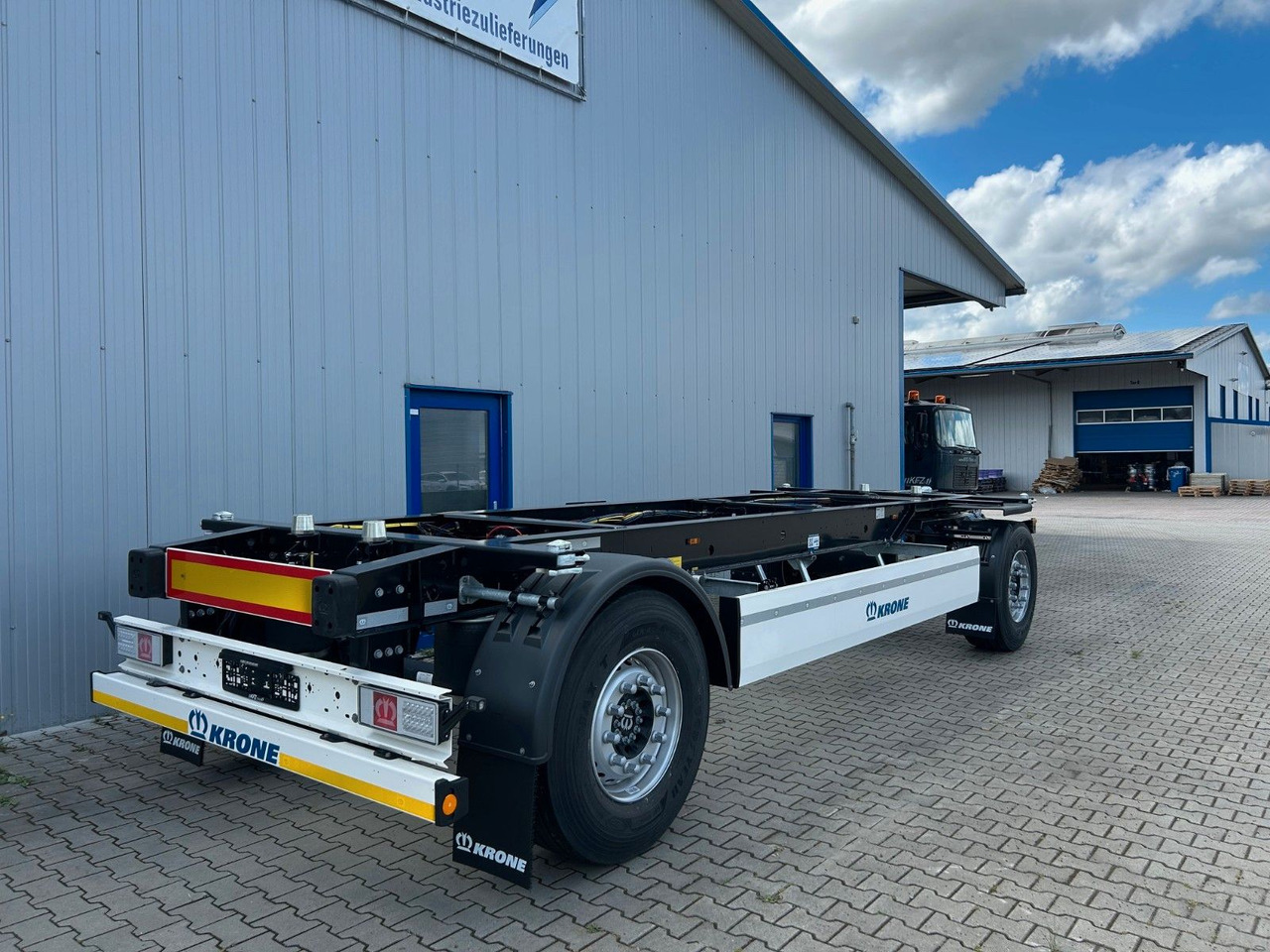 Krone AZW 18 eL3B9 22,5" BDF Box Carrier Neufahrzeug - Transporter kontejnera/ Prikolica s izmjenjivim sanducima: slika Krone AZW 18 eL3B9 22,5" BDF Box Carrier Neufahrzeug - Transporter kontejnera/ Prikolica s izmjenjivim sanducima Krone AZW 18 eL3B9 22,5" BDF Box Carrier Neufahrzeug - Transporter kontejnera/ Prikolica s izmjenjivim sanducima: slika Krone AZW 18 eL3B9 22,5" BDF Box Carrier Neufahrzeug - Transporter kontejnera/ Prikolica s izmjenjivim sanducima