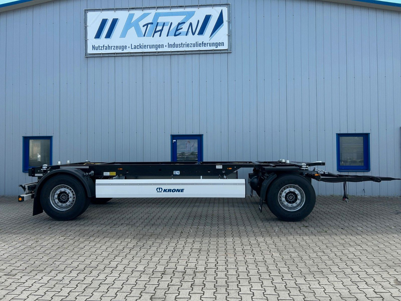 Krone AZW 18 eL3B9 22,5" BDF Box Carrier Neufahrzeug - Transporter kontejnera/ Prikolica s izmjenjivim sanducima: slika Krone AZW 18 eL3B9 22,5" BDF Box Carrier Neufahrzeug - Transporter kontejnera/ Prikolica s izmjenjivim sanducima Krone AZW 18 eL3B9 22,5" BDF Box Carrier Neufahrzeug - Transporter kontejnera/ Prikolica s izmjenjivim sanducima: slika Krone AZW 18 eL3B9 22,5" BDF Box Carrier Neufahrzeug - Transporter kontejnera/ Prikolica s izmjenjivim sanducima
