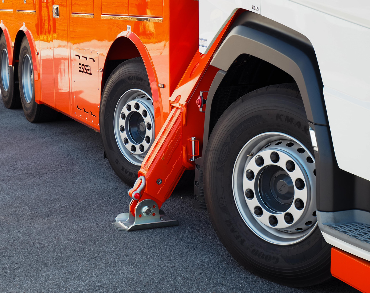 DAF530 FAD 8x4 T-REX 5- winches WHITE RHD - Kamion za vuču: slika DAF530 FAD 8x4 T-REX 5- winches WHITE RHD - Kamion za vuču DAF530 FAD 8x4 T-REX 5- winches WHITE RHD - Kamion za vuču: slika DAF530 FAD 8x4 T-REX 5- winches WHITE RHD - Kamion za vuču