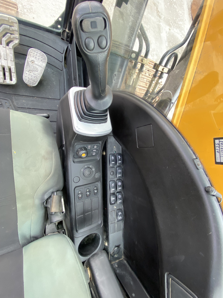 Bager gusjeničar JCB JS 210: slika Bager gusjeničar JCB JS 210 Bager gusjeničar JCB JS 210: slika Bager gusjeničar JCB JS 210