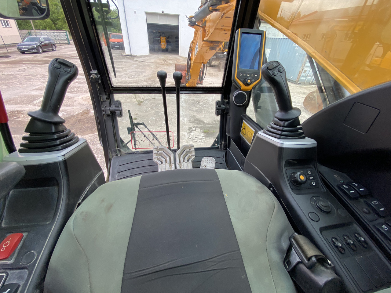 Bager gusjeničar JCB JS 210: slika Bager gusjeničar JCB JS 210 Bager gusjeničar JCB JS 210: slika Bager gusjeničar JCB JS 210