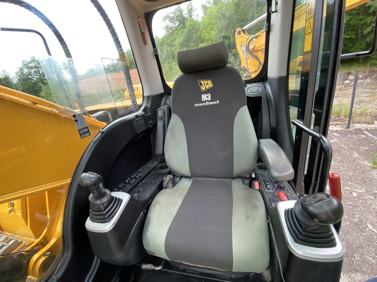 Bager gusjeničar JCB JS 210: slika Bager gusjeničar JCB JS 210 Bager gusjeničar JCB JS 210: slika Bager gusjeničar JCB JS 210