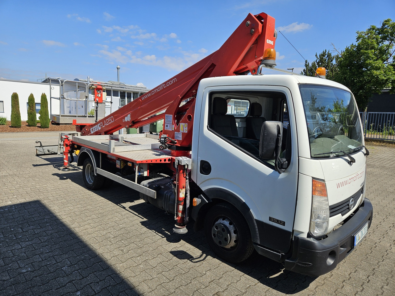 Nissan Cabstar CMC PLA 250 - 25m TOP nur 420 Stunden! - Podizna platforma montirana na kamion: slika Nissan Cabstar CMC PLA 250 - 25m TOP nur 420 Stunden! - Podizna platforma montirana na kamion Nissan Cabstar CMC PLA 250 - 25m TOP nur 420 Stunden! - Podizna platforma montirana na kamion: slika Nissan Cabstar CMC PLA 250 - 25m TOP nur 420 Stunden! - Podizna platforma montirana na kamion