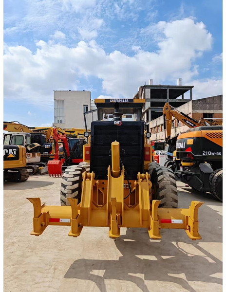 Caterpillar 140K - Grejder: slika Caterpillar 140K - Grejder Caterpillar 140K - Grejder: slika Caterpillar 140K - Grejder