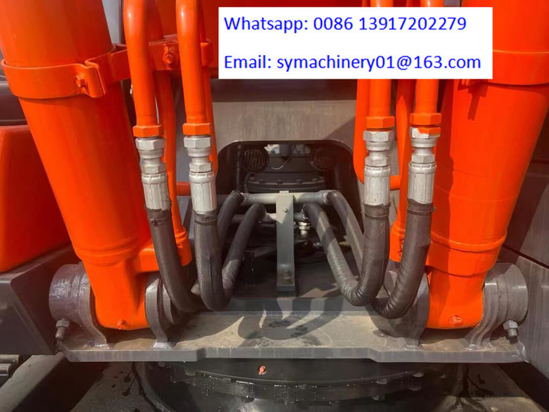 Hitachi ZX200 - Bager gusjeničar: slika Hitachi ZX200 - Bager gusjeničar Hitachi ZX200 - Bager gusjeničar: slika Hitachi ZX200 - Bager gusjeničar