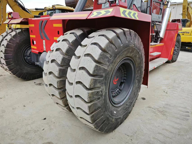Kalmar DRF450 - Dohvatni viličar: slika Kalmar DRF450 - Dohvatni viličar Kalmar DRF450 - Dohvatni viličar: slika Kalmar DRF450 - Dohvatni viličar
