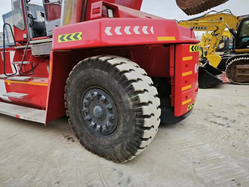 Kalmar DRF450 - Dohvatni viličar: slika Kalmar DRF450 - Dohvatni viličar Kalmar DRF450 - Dohvatni viličar: slika Kalmar DRF450 - Dohvatni viličar
