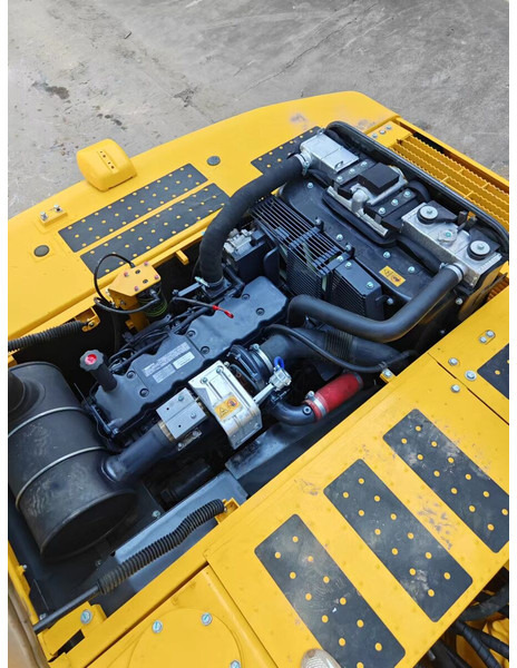 Komatsu PC220-8 - Bager gusjeničar: slika Komatsu PC220-8 - Bager gusjeničar Komatsu PC220-8 - Bager gusjeničar: slika Komatsu PC220-8 - Bager gusjeničar